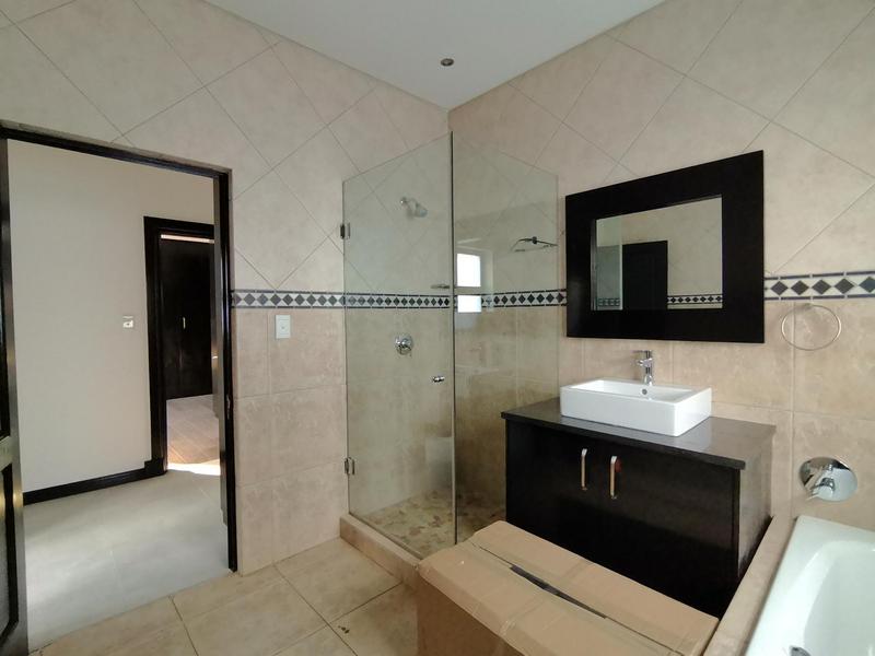 To Let 4 Bedroom Property for Rent in Bedfordview Gauteng