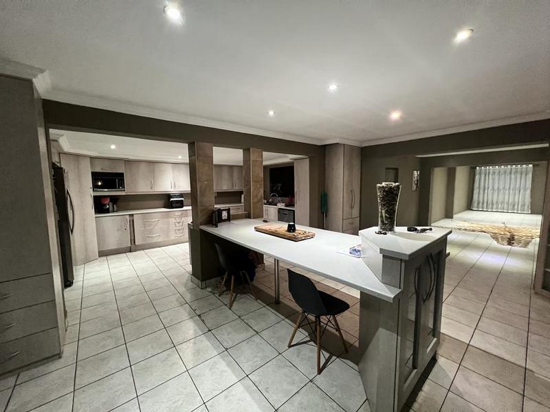 To Let 4 Bedroom Property for Rent in Dalview Gauteng