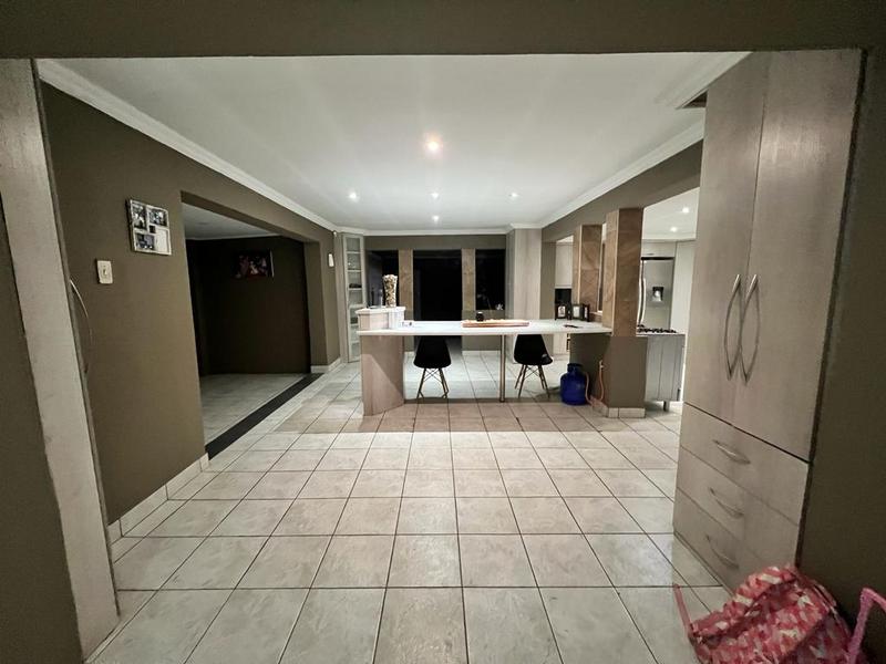 To Let 4 Bedroom Property for Rent in Dalview Gauteng