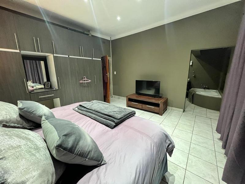 To Let 4 Bedroom Property for Rent in Dalview Gauteng