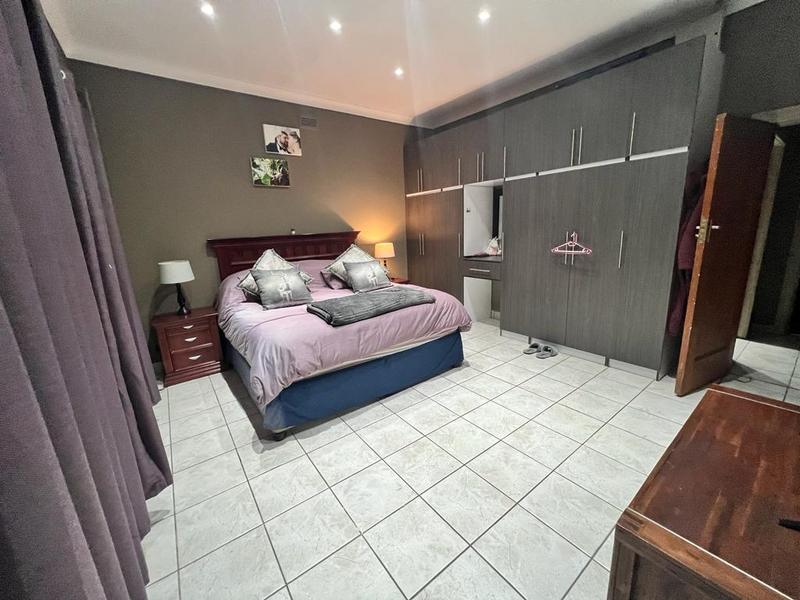 To Let 4 Bedroom Property for Rent in Dalview Gauteng
