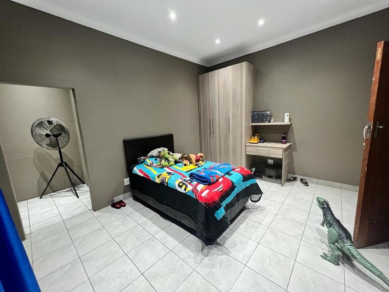 To Let 4 Bedroom Property for Rent in Dalview Gauteng