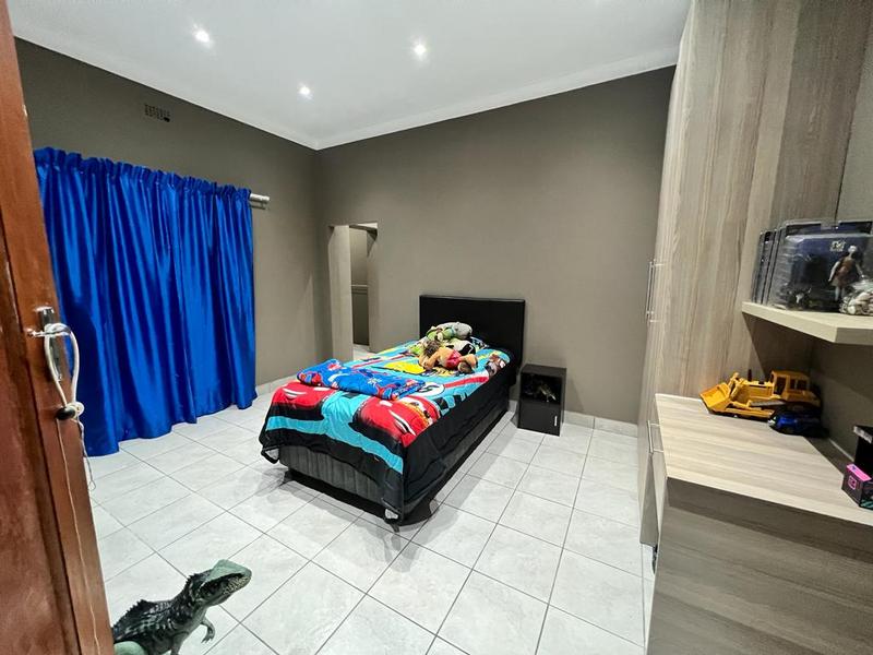 To Let 4 Bedroom Property for Rent in Dalview Gauteng