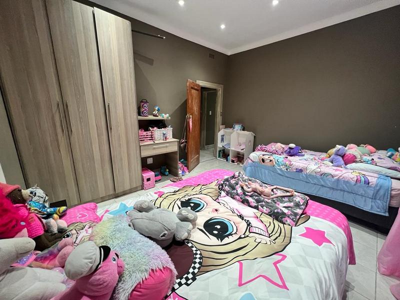 To Let 4 Bedroom Property for Rent in Dalview Gauteng