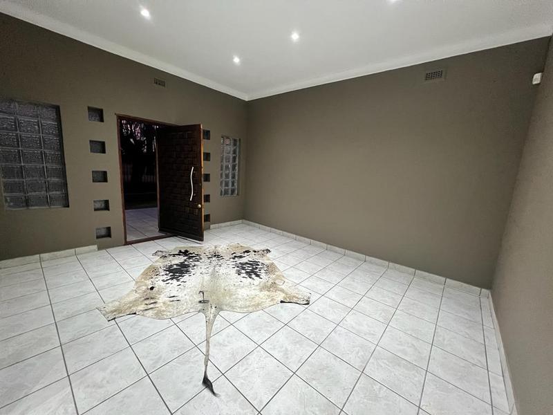 To Let 4 Bedroom Property for Rent in Dalview Gauteng