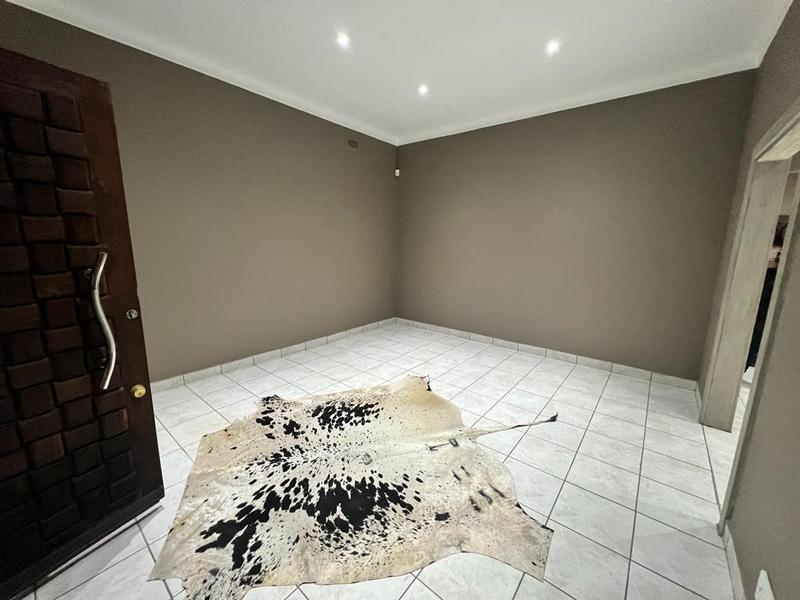 To Let 4 Bedroom Property for Rent in Dalview Gauteng