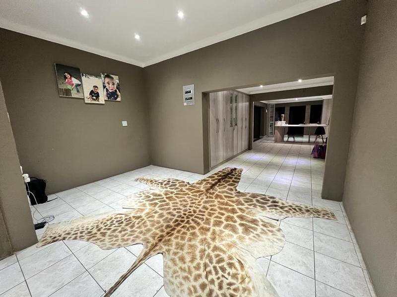 To Let 4 Bedroom Property for Rent in Dalview Gauteng