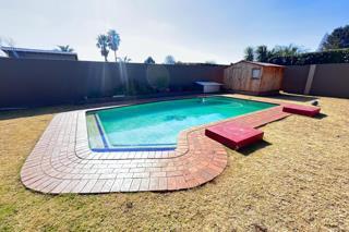 To Let 4 Bedroom Property for Rent in Dalview Gauteng