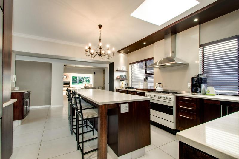 To Let 5 Bedroom Property for Rent in Fourways Gardens Gauteng