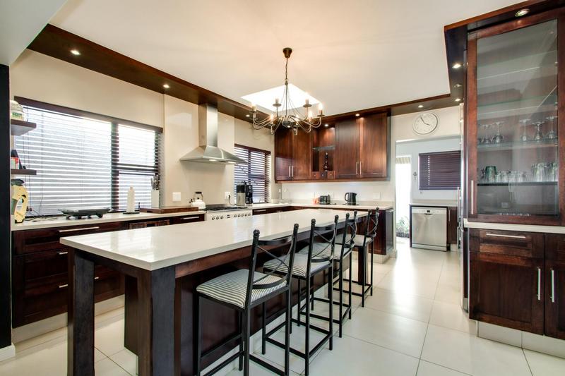 To Let 5 Bedroom Property for Rent in Fourways Gardens Gauteng