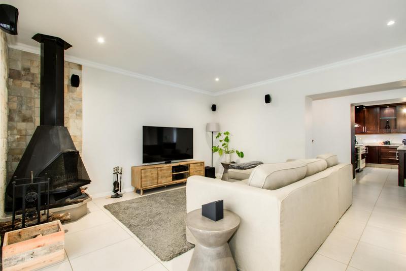 To Let 5 Bedroom Property for Rent in Fourways Gardens Gauteng