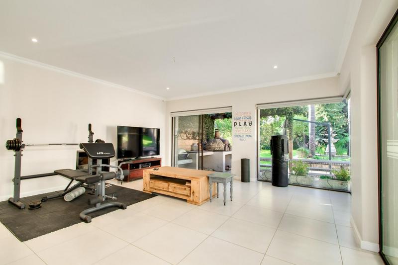 To Let 5 Bedroom Property for Rent in Fourways Gardens Gauteng