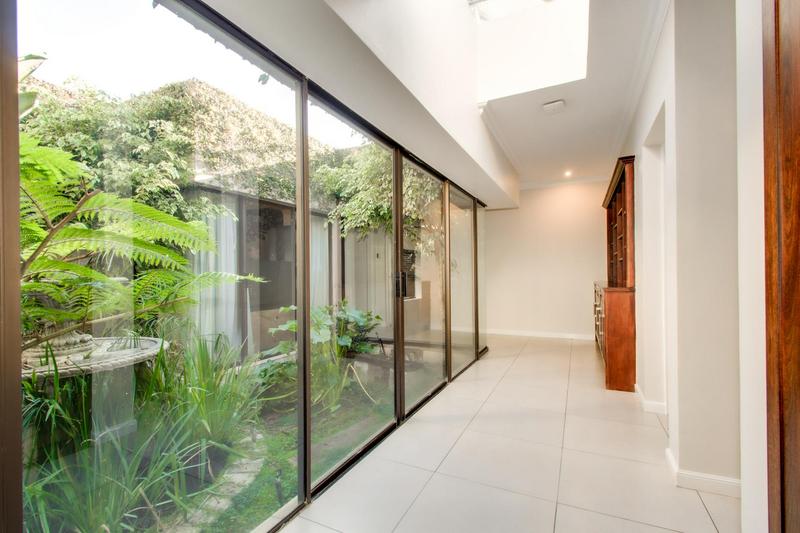 To Let 5 Bedroom Property for Rent in Fourways Gardens Gauteng