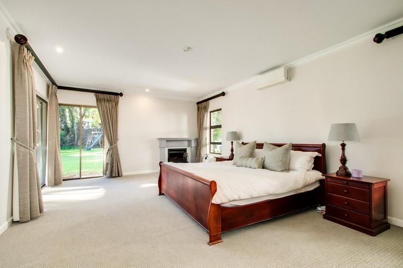 To Let 5 Bedroom Property for Rent in Fourways Gardens Gauteng
