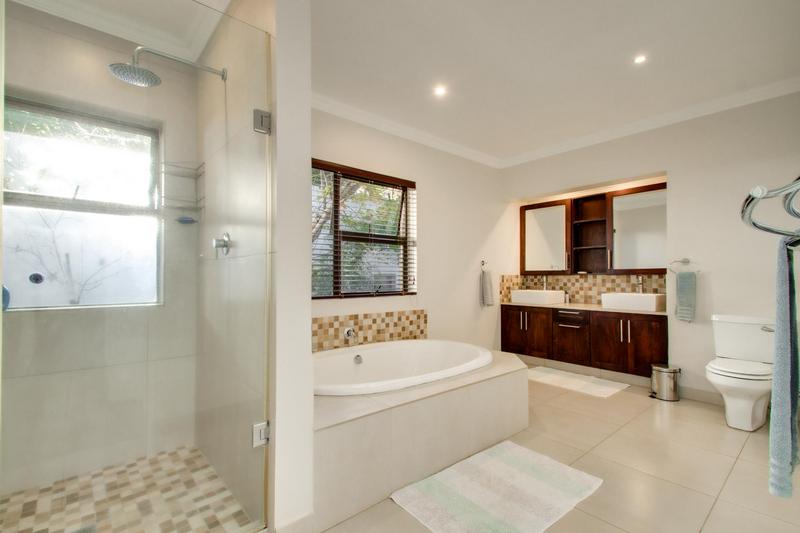 To Let 5 Bedroom Property for Rent in Fourways Gardens Gauteng