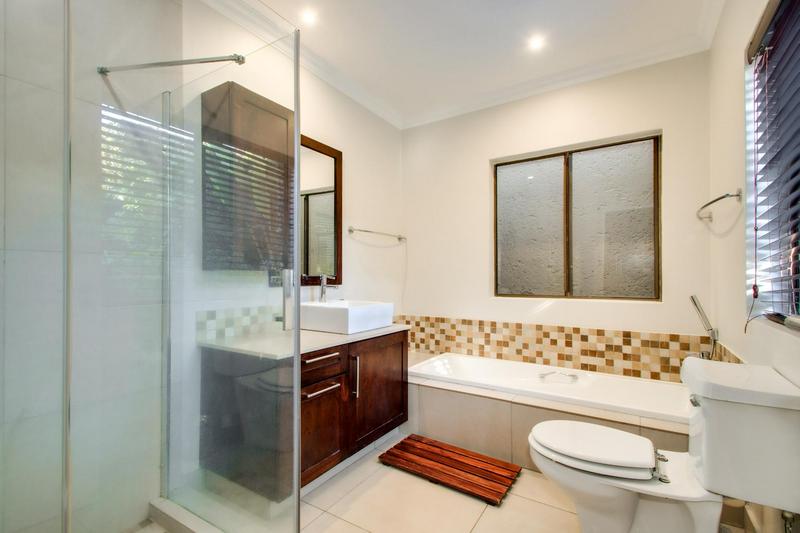 To Let 5 Bedroom Property for Rent in Fourways Gardens Gauteng