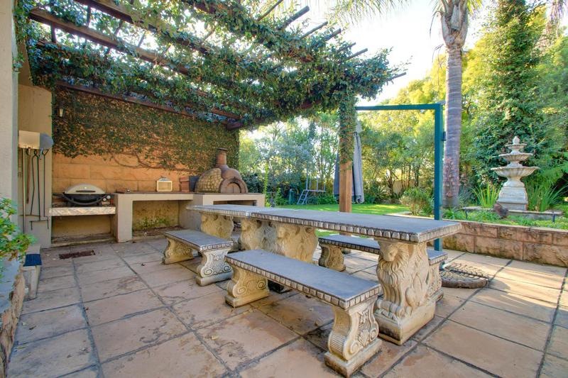 To Let 5 Bedroom Property for Rent in Fourways Gardens Gauteng