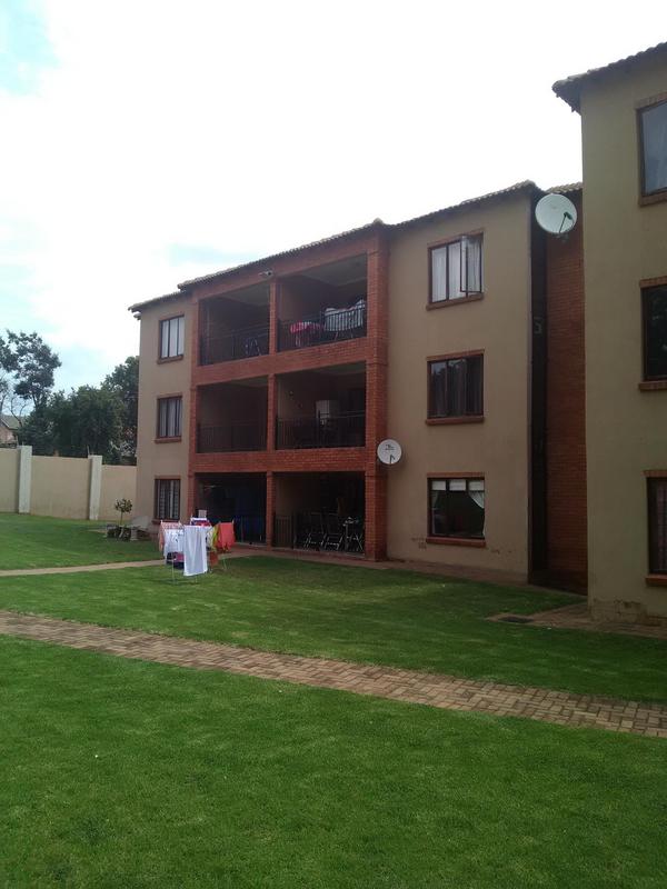 To Let 2 Bedroom Property for Rent in Wilro Park Gauteng