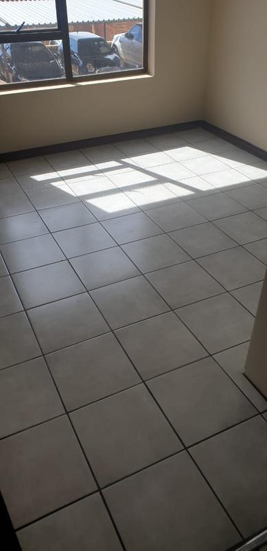 To Let 2 Bedroom Property for Rent in Wilro Park Gauteng