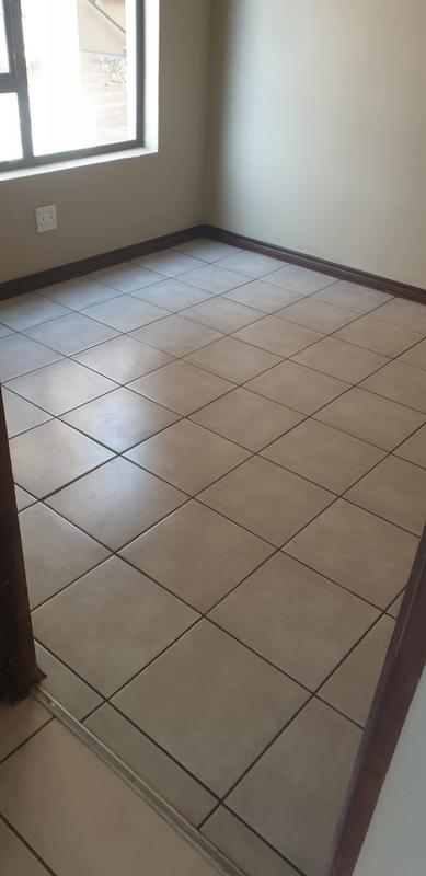 To Let 2 Bedroom Property for Rent in Wilro Park Gauteng
