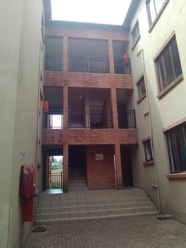 To Let 2 Bedroom Property for Rent in Wilro Park Gauteng