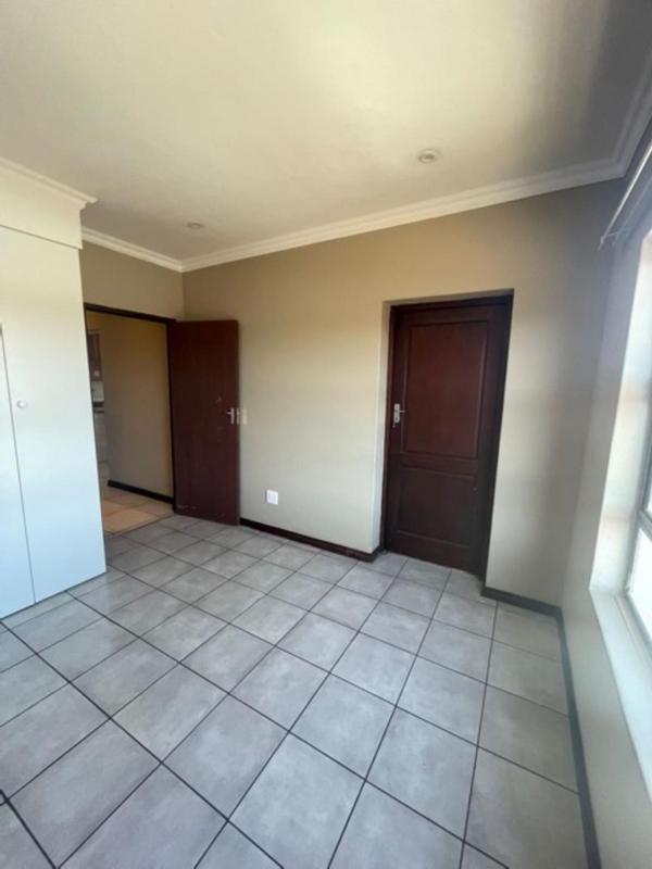 To Let 2 Bedroom Property for Rent in Wilro Park Gauteng