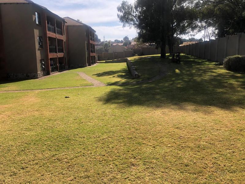 To Let 2 Bedroom Property for Rent in Wilro Park Gauteng