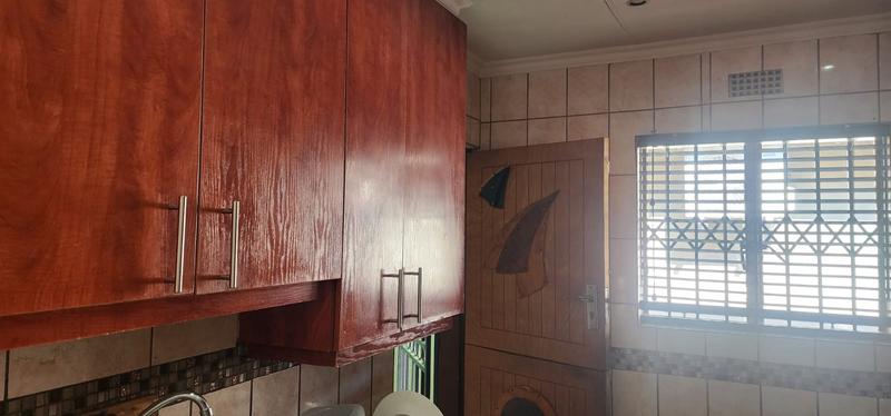 5 Bedroom Property for Sale in Hospital View Gauteng