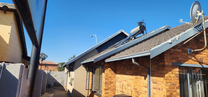 5 Bedroom Property for Sale in Hospital View Gauteng