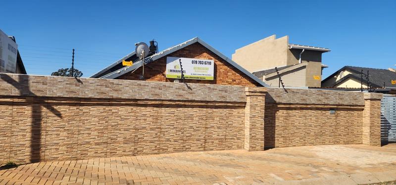 5 Bedroom Property for Sale in Hospital View Gauteng