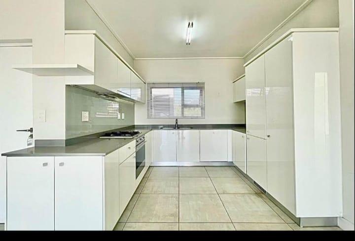 To Let 3 Bedroom Property for Rent in Waterfall Gauteng