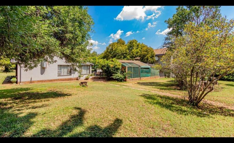 10 Bedroom Property for Sale in Mnandi Gauteng