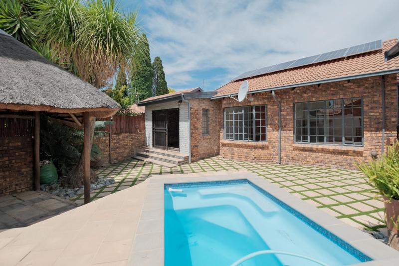 3 Bedroom Property for Sale in Garsfontein Gauteng