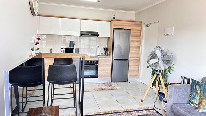 1 Bedroom Property for Sale in Waterfall View Gauteng