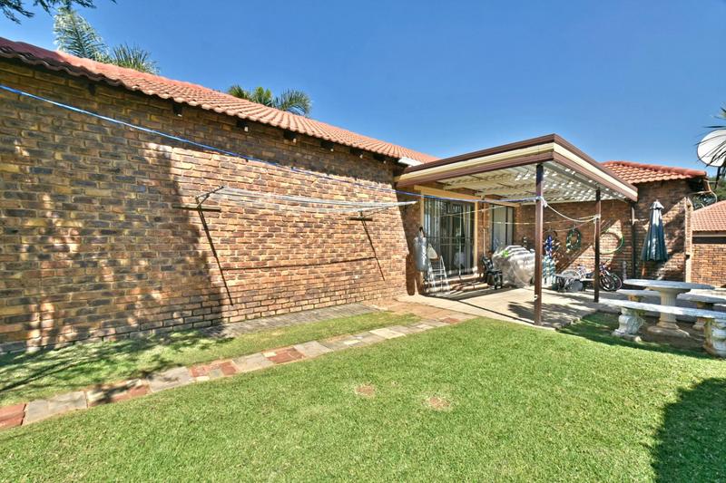 3 Bedroom Property for Sale in Radiokop Gauteng