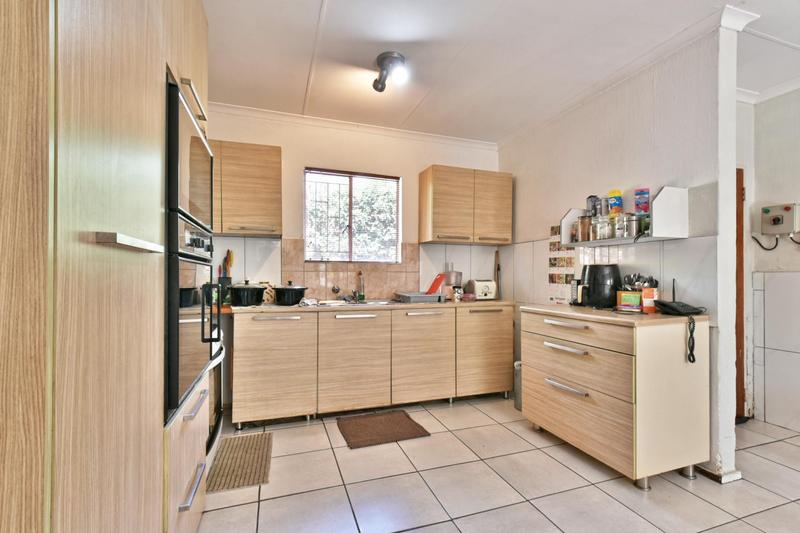 3 Bedroom Property for Sale in Radiokop Gauteng