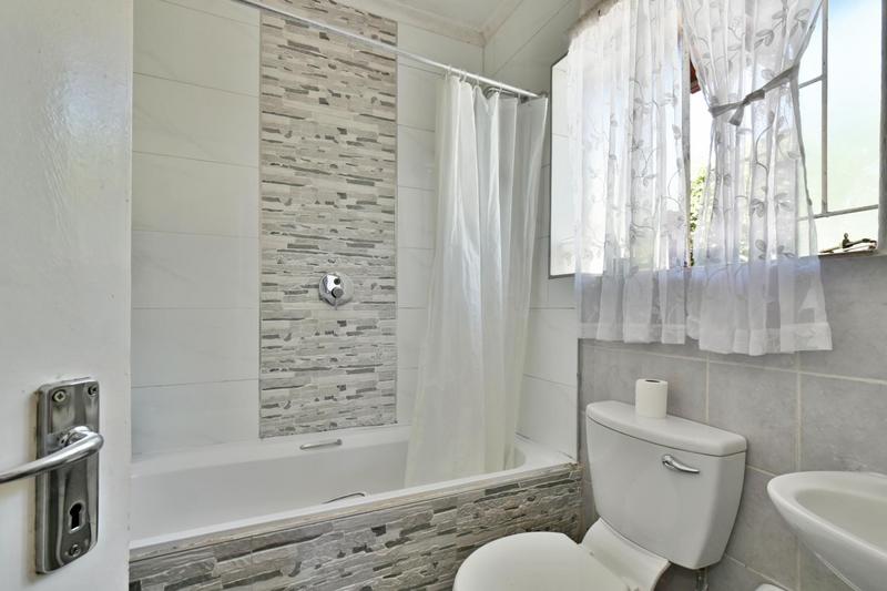 3 Bedroom Property for Sale in Radiokop Gauteng