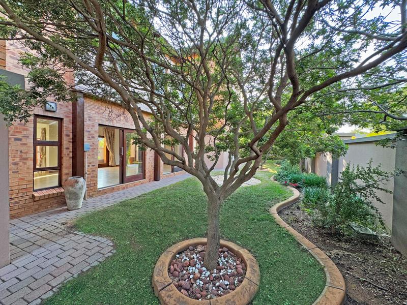 To Let 4 Bedroom Property for Rent in Midstream Estate Gauteng