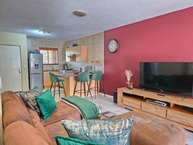 2 Bedroom Property for Sale in Wilro Park Gauteng