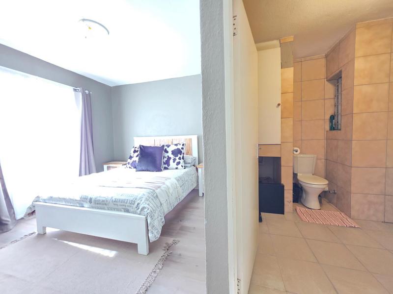 2 Bedroom Property for Sale in Wilro Park Gauteng