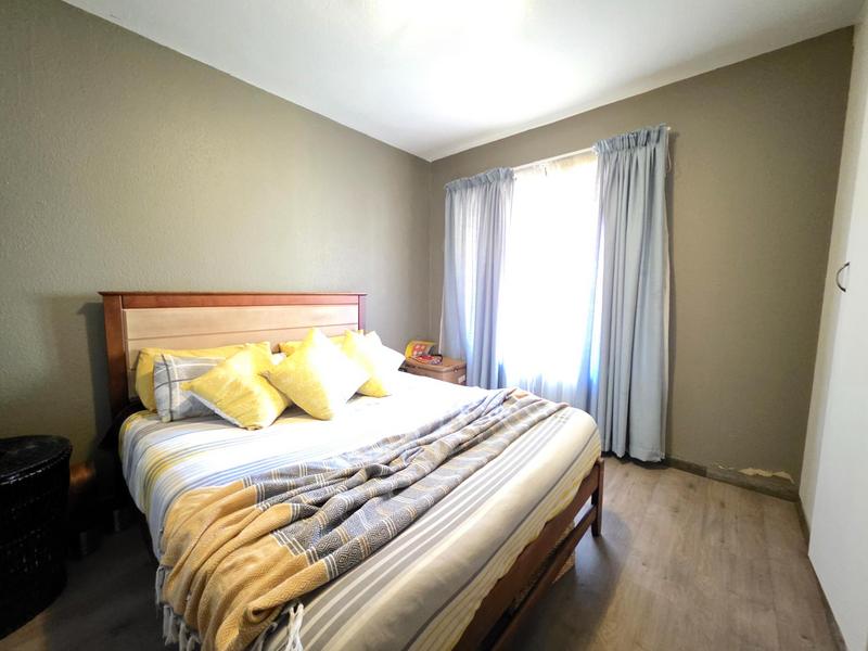 2 Bedroom Property for Sale in Wilro Park Gauteng