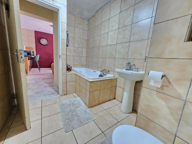 2 Bedroom Property for Sale in Wilro Park Gauteng