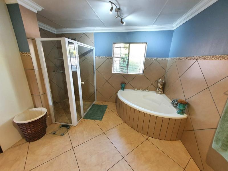 4 Bedroom Property for Sale in Doornpoort Gauteng