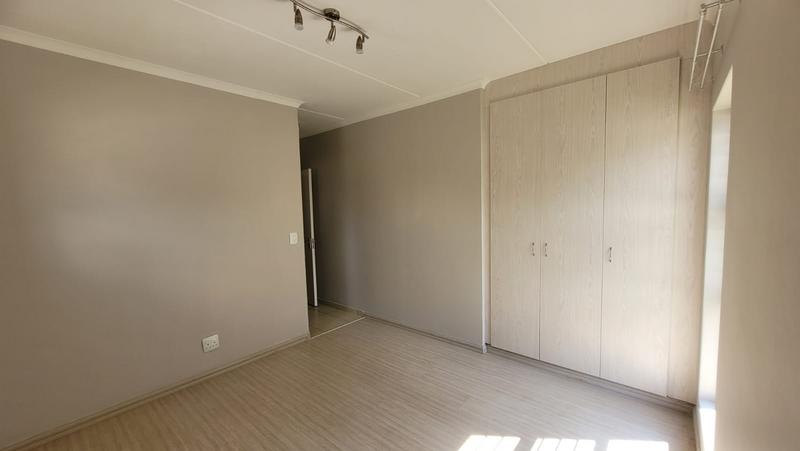 To Let 2 Bedroom Property for Rent in Barbeque Downs Gauteng