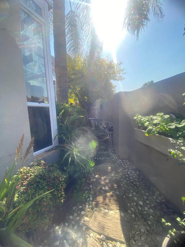 2 Bedroom Property for Sale in Woodmead Gauteng