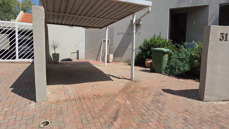 2 Bedroom Property for Sale in Buccleuch Gauteng