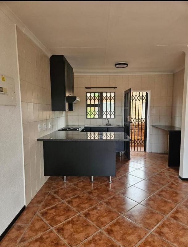 To Let 2 Bedroom Property for Rent in Kyalami Hills Gauteng