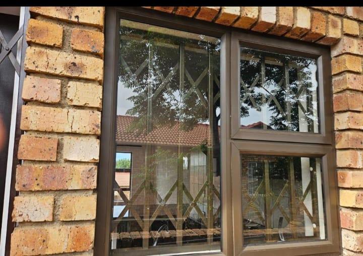To Let 2 Bedroom Property for Rent in Kyalami Hills Gauteng