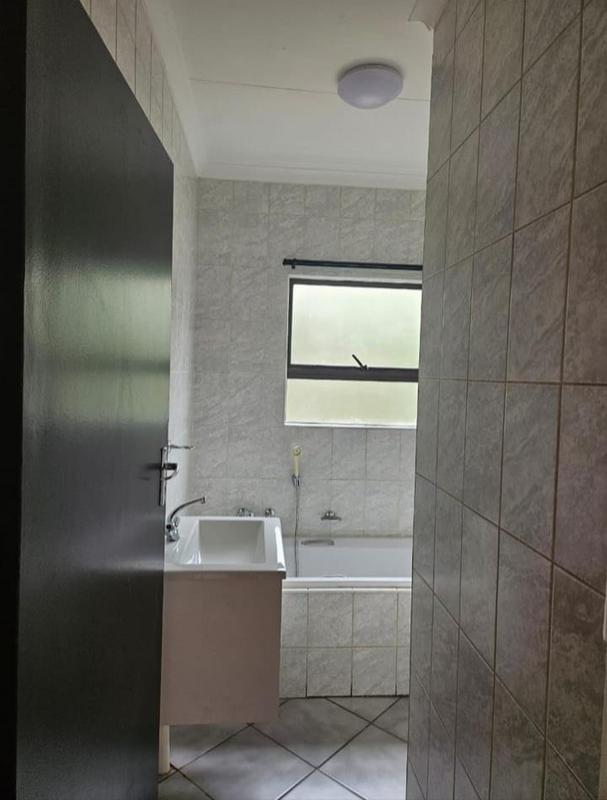 To Let 2 Bedroom Property for Rent in Kyalami Hills Gauteng