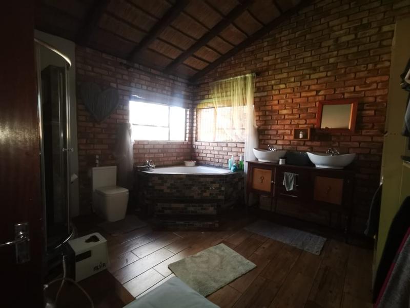 4 Bedroom Property for Sale in Casseldale Gauteng